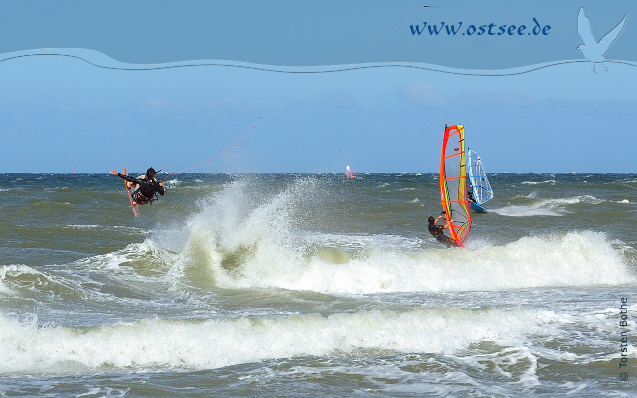 Hintergrundbild: Surfer auf der Ostsee